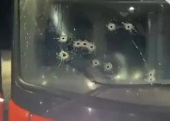 Ônibus com equipe de Thiago Aquino sofre tentativa de assalto na BR 101; bandidos dispararam vários tiros