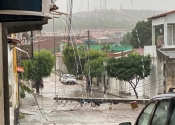 Após meses de seca, volume de água surpreende