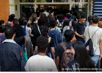 TCU suspende R$ 6 bilhões do Pé de Meia; MEC nega irregularidades