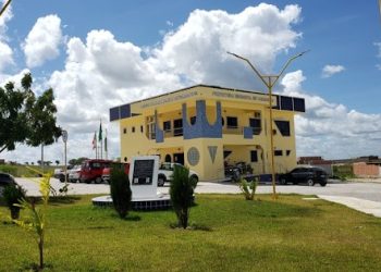 Justiça determina reintegração de servidores suspensos por decreto em Barrocas