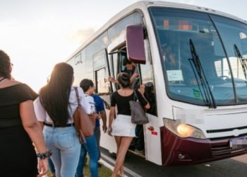 Enquanto os universitários de Queimadas comemoram o transporte gratuito para outras cidades, os de Santaluz estão preocupados com a falta