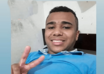 Jovem morre após colidir moto na traseira de caminhão na BR-407
