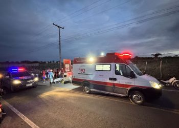 Ciclista fica ferido após ser atropelado por carro na BA 409