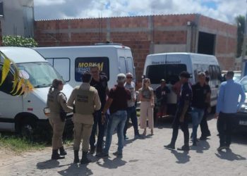 Motorista de van é encontrado morto dentro de casa