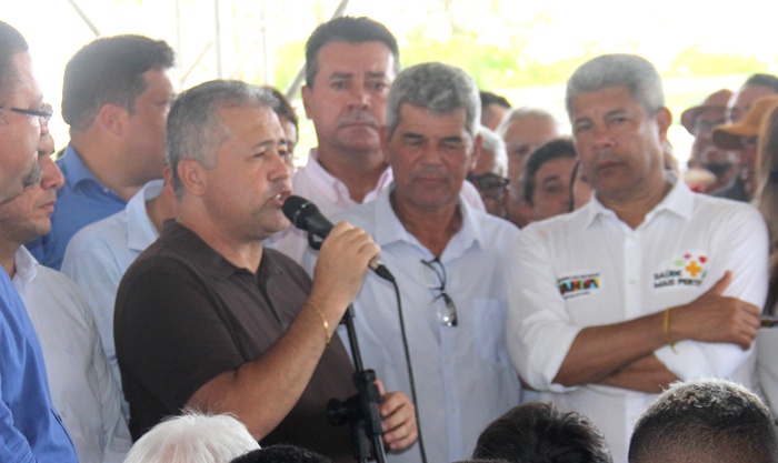 Alex da Piatã e Ilario Carneiro comemoram autorização do governador Jerônimo para construção do Hospital e Maternidade Regional em Serrinha