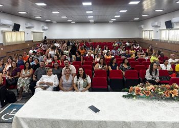 Jornada Pedagógica: profissionais da educação da rede estadual lotados em Coité se reúnem no Colégio Olgarina neste primeiro dia