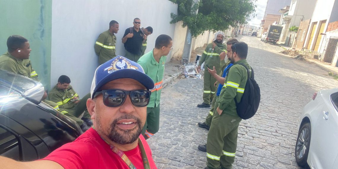 Coité – Funcionários da COELBA se manifestam ‘por conta da perversidade que a empresa está fazendo com a classe trabalhadora’