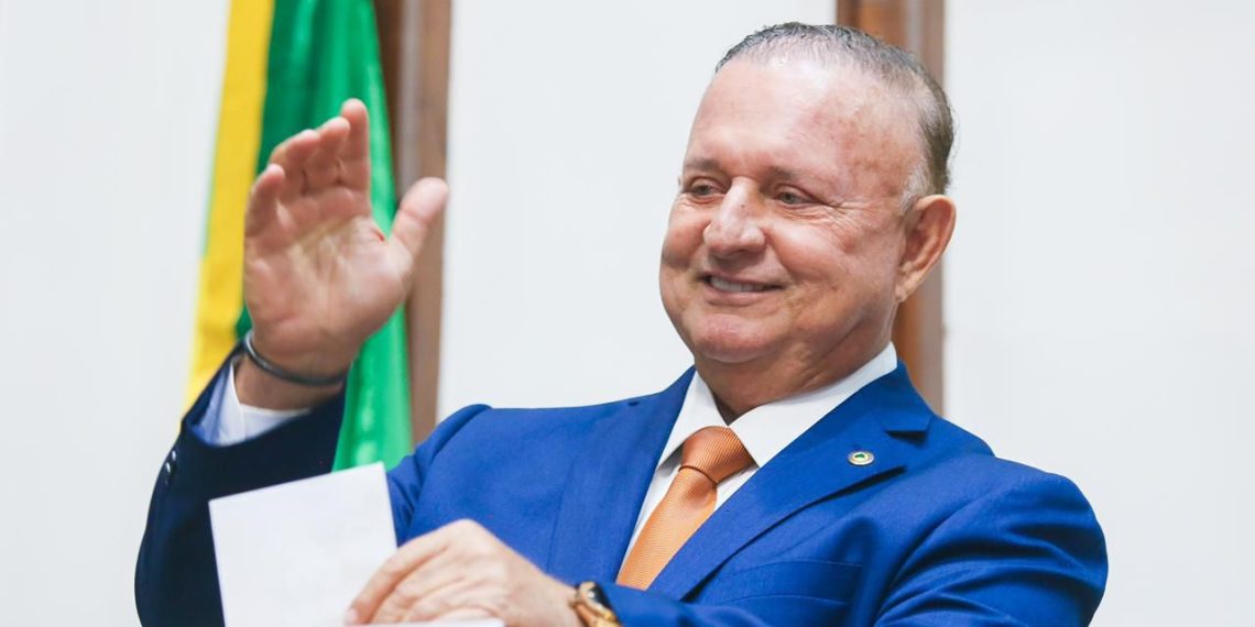 Adolfo Menezes é reeleito presidente da ALBA com mais de 96% dos votos