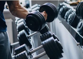 Jovem morre após passar mal durante exercício físico em academia