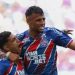 Baianão: com três gols em cada tempo, Bahia goleia o Colo-Colo e assume a vice-liderança