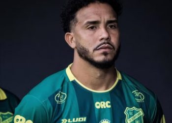 Atacante de clube paulista sofre infarto no alojamento e morre aos 26 anos