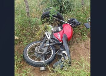 Casal fica ferido em acidente de moto na BA 233