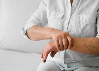 Mais de 35% da população brasileira sofre com dores nas articulações: saiba como se prevenir