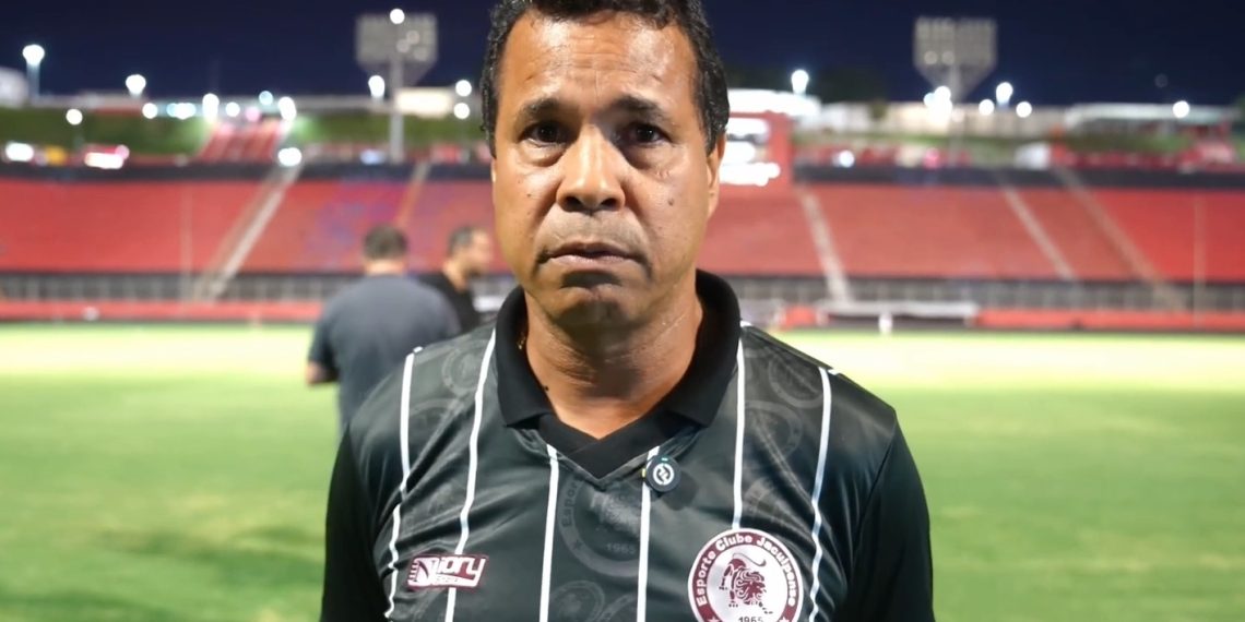 Rodrigo Chagas deixa o comando do Jacuipense vice-líder do Baianão