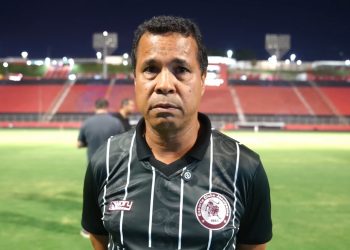 Rodrigo Chagas deixa o comando do Jacuipense vice-líder do Baianão