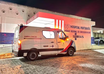 Após desentendimento na escola, adolescente de 15 anos é ferido a golpe de faca por outro de 13