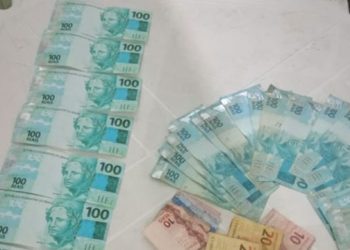PM apreende notas falsas de R$ 100 em festa de carnaval em Itiúba em poder de um adulto e dois adolescentes