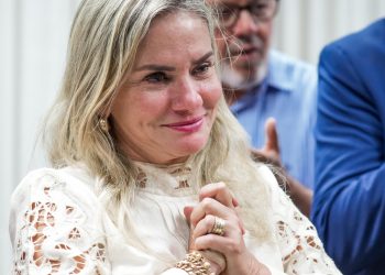 Parlamentares prestam homenagem e dão as boas-vindas a Ivana Bastos na presidência da ALBA