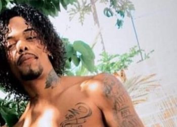 Jovem levanta na madrugada para verificar barulho nos fundos da casa e é morto a tiros