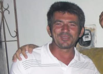 Após discussão, homem é morto e filho fica ferido a tiros