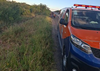 Homem é socorrido com escoriações e suspeita de fraturas após sofrer acidente na BR 324