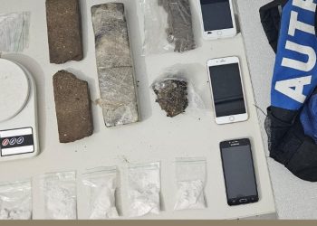 Mulher e duas adolescentes são conduzidas à Delegacia de Coité após flagradas com mochila com drogas