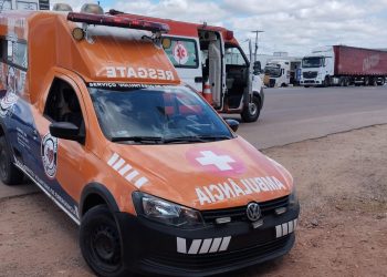 Homem fica gravemente ferido após colidir moto em cerca de arame