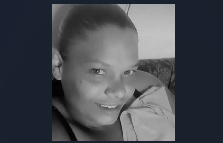 Mulher é encontrada morta a golpes de faca, no dia do aniversário da filha mais nova