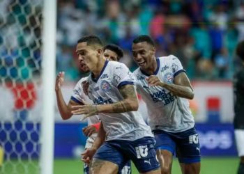 Brasileirão: Bahia abre o placar contra o Corinthians, perde jogador por expulsão e leva gol de empate aos 44 da etapa final
