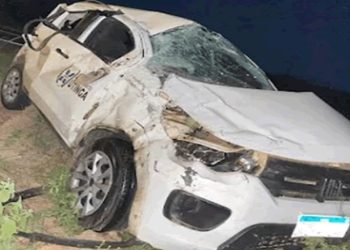 Carro da Prefeitura de Utinga capota na BA-052 e deixa 3 irmãos feridos