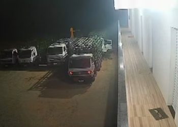 Caminhão com 280 botijões de gás é furtado por homens encapuzados em distribuidora na Bahia; prejuízo estimado é de R$ 100 mil