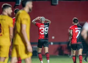 Copa do NE – Com gol de Janderson, Vitória vence o Sport no Barradão e carimba a classificação