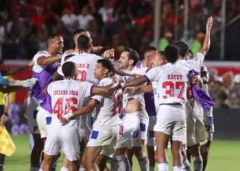 Bahia faz volta olímpica no Barradão e provoca o Vitória após título do Baianão: “O importante é competir”