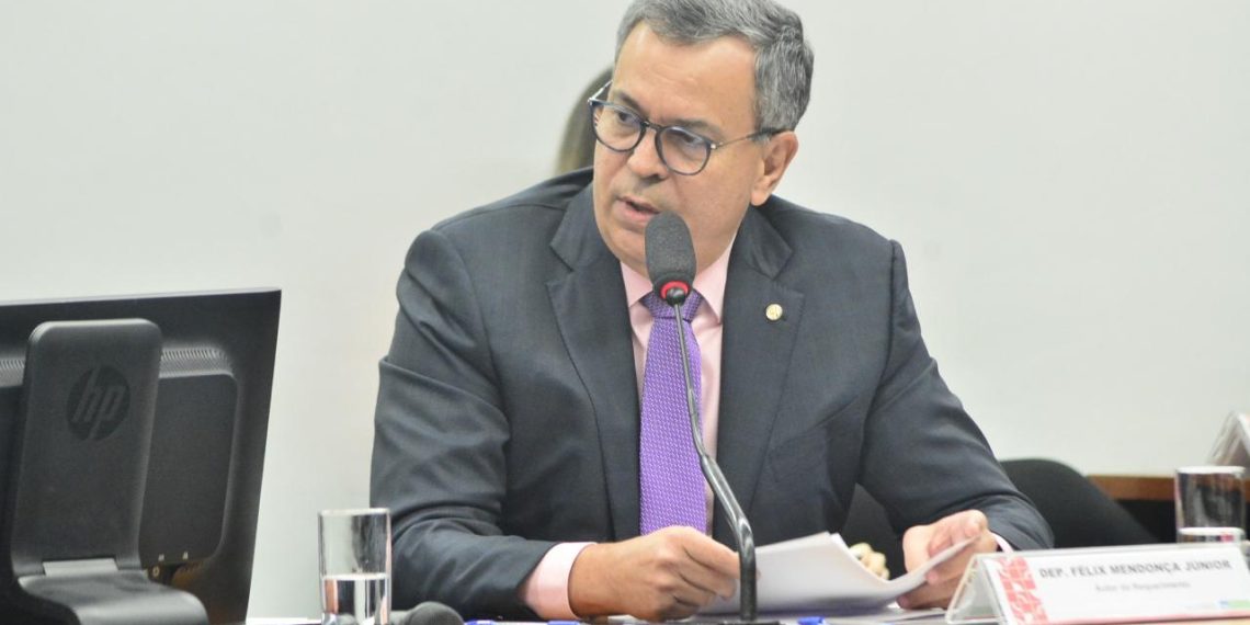 Félix Mendonça assume cadeira de titular da Comissão de Constituição e Justiça, a mais importante da Câmara