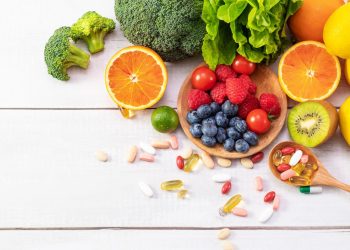 Estes são os suplementos nutricionais que você deve tomar de acordo com sua idade e estilo de vida