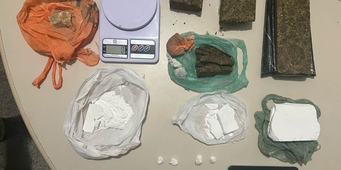 Individuo é preso em flagrante após denuncia de tráfico de drogas