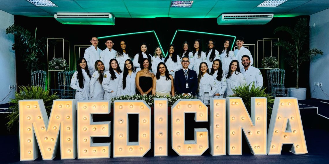 FARESI realiza cerimônias do jaleco para os cursos de Medicina e Odontologia
