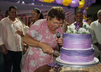 Paripiranga: deputada Fátima Nunes volta à Conceição de Campinas onde nasceu para comemorar seus 72 anos