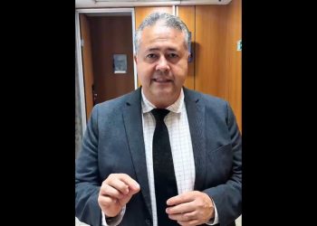 ALBA aprova lei que obriga afixação de placas com capacidade de lotação em recintos fechados. O PL é de autoria do deputado Alex da Piatã