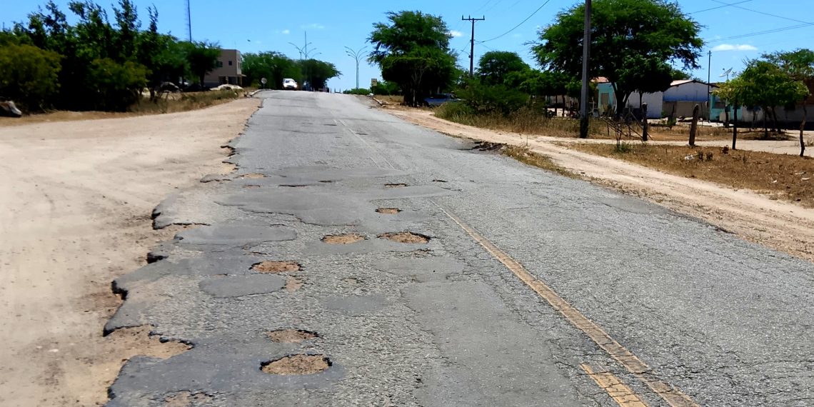 Território do Sisal – Enquanto a rodovia BA 409 Serrinha/Coité recebe manutenção com frequência, trecho da BA 120 entre Queimadas e Monte Santo nunca foi reformado desde 1984