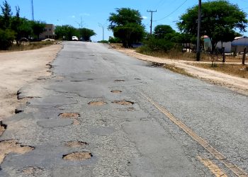 Território do Sisal – Enquanto a rodovia BA 409 Serrinha/Coité recebe manutenção com frequência, trecho da BA 120 entre Queimadas e Monte Santo nunca foi reformado desde 1984