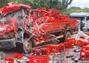 Colisão frontal envolvendo dois caminhões na BR-415 deixa três mortos