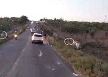 Retirolândia: dois carros colidem e caem na ribanceira na BA 120