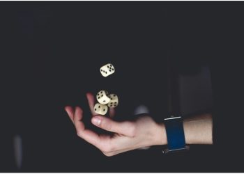 O efeito da sorte no sucesso: Por quê subestimamos o acaso?