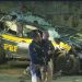 RJ – Três policiais morrem após viatura da PRF colidir com carro de passeio durante perseguição a motociclistas na Zona Norte