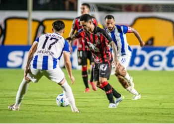 Sul-Americana: jogando no Barradão Vitória perde para o Cerro Largo e cai para lanterna do Grupo B