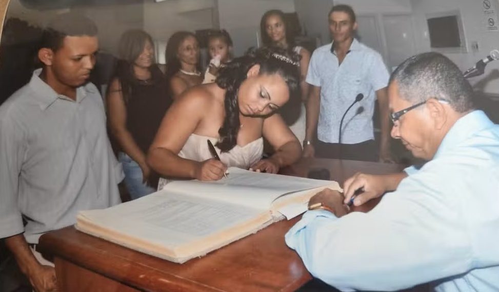 Mulher descobre que é ‘casada’ com o próprio cunhado após emissão de documento