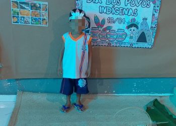 Menino de três anos é esquecido dentro do transporte escolar e Prefeitura demite monitora