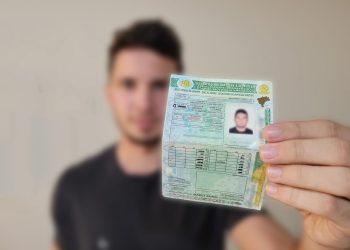 CNH gratuita: quem tem direito e como participar