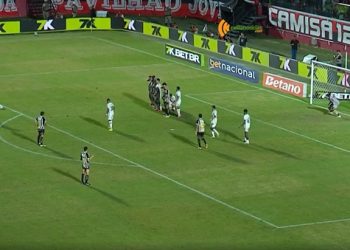 Brasileirão: Jogando no Barradão, Vitória perde para o Santos e encerra a 10ª rodada no Z4